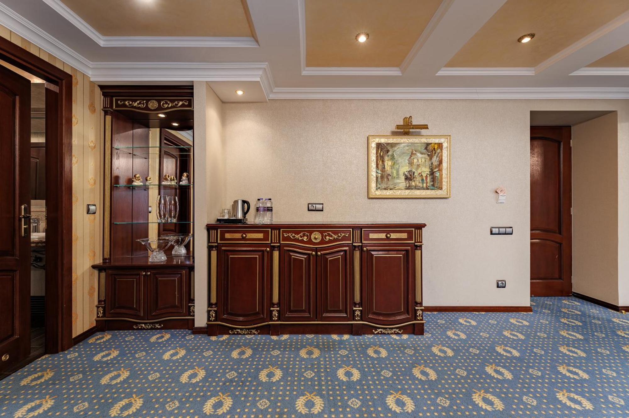Eurohotel Lviv Værelse billede